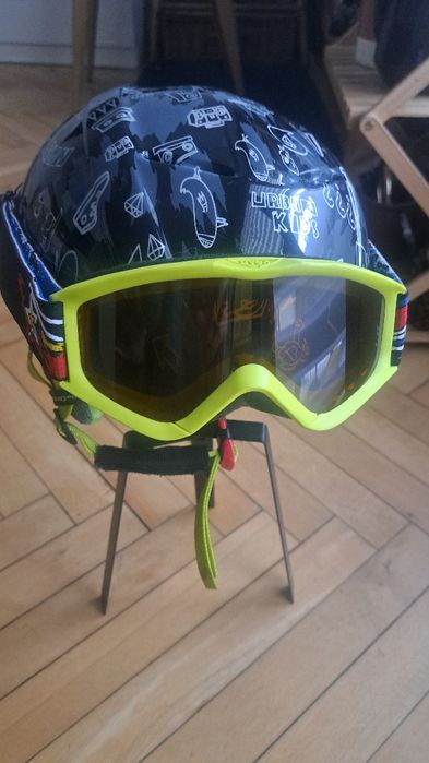 Kask narciarski z goglami dzieciecy