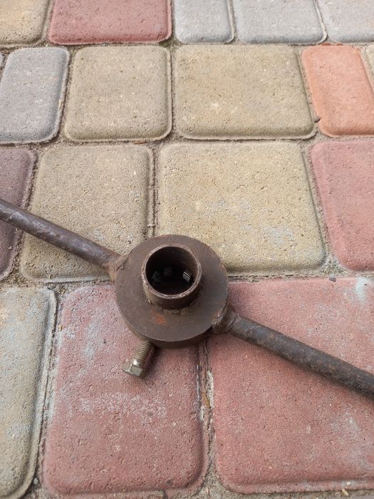 Клупп для нарезки резьбы и лерка