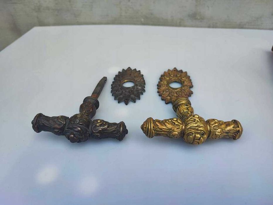 Stare szyldy,klamki,do drzwi,okna,mosiężne,lew,cena za 1 komplet