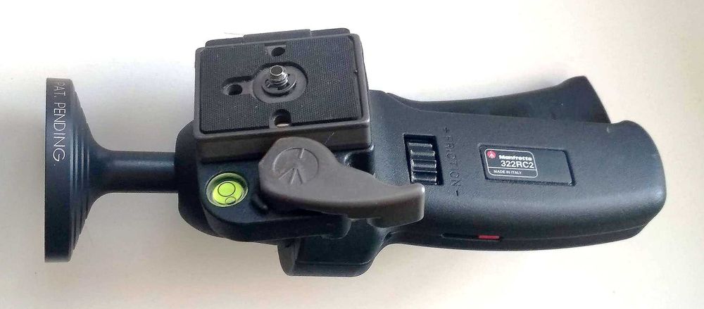 Штатив Manfrotto 055Pro B + Голова Manfrotto 322 RC2