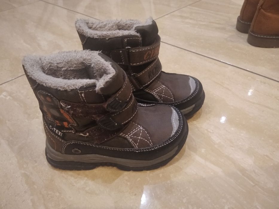 Buty zimowe, śniegowce r. 21