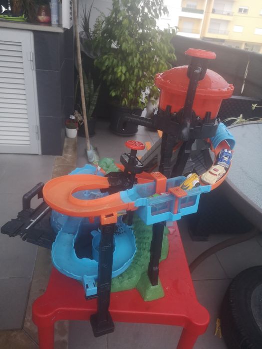 Pista carros da Hot Wheells Crocodilo