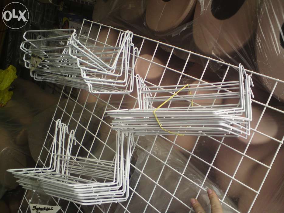 Торговое оборудование -Сетки,рамы на ногах 2*1,сетчатые стенды