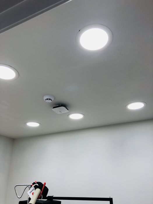 Trabalho de eletricidade , canalizaçao e ladrilho