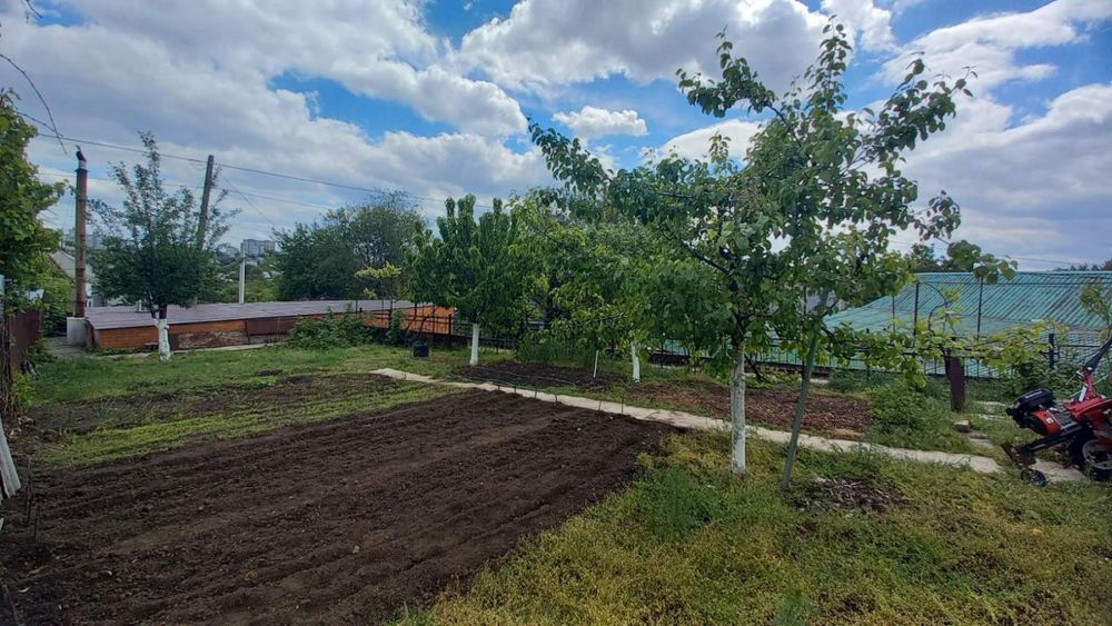 Продам комфортний одноповерховий будинок на проспекті Металургів