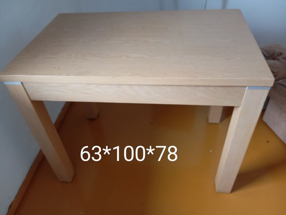 Stół bardzo ładny