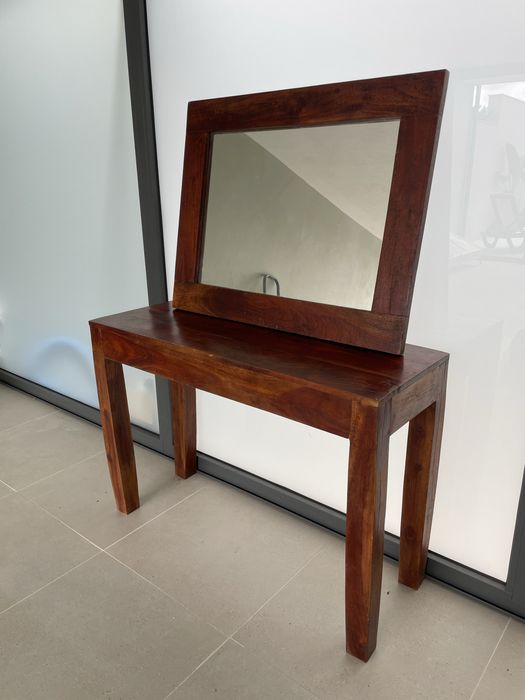 Consola rustica de madeira