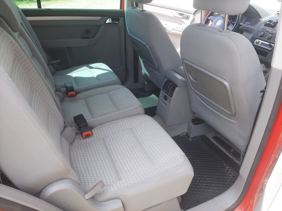 Touran 1.6 fsi.            .