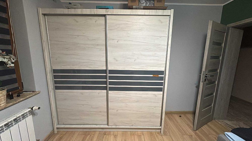 Szafa używana jasne drewno