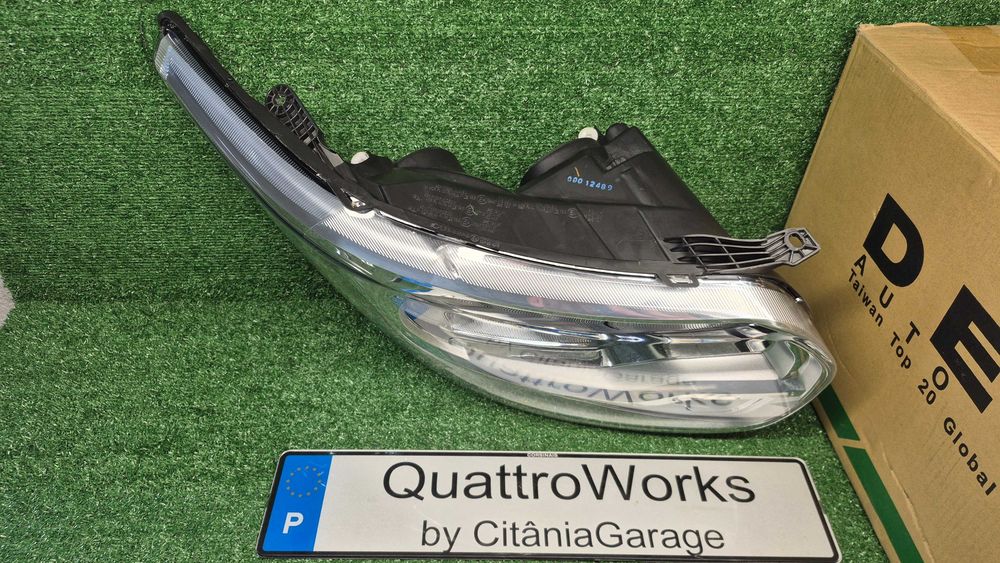 Otica Farol Direito Ford Transit MK7 V363 2013 em Diante Ref. 431-11C6RMLD-EM NOVO DEPO