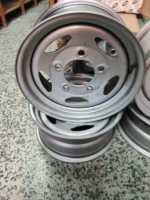 4 jantes semi novas da Land rover