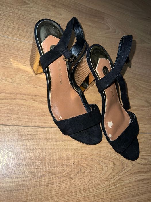 Босоніжки жіночі