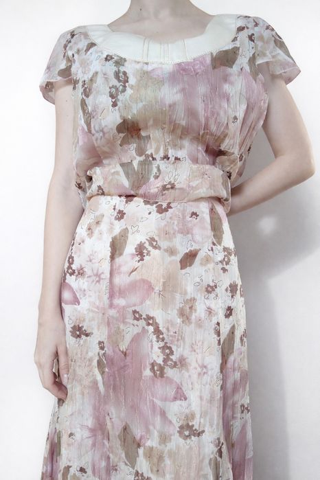 Garsonka damska z spódnicą