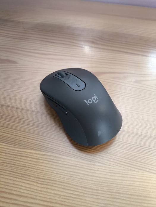 Grafitowa myszka Logitech M650