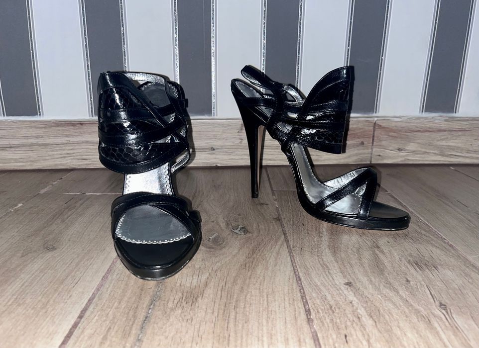 110/ Nowe czarne 41 włoskie buty obcasy 11 cm szpilki sandały