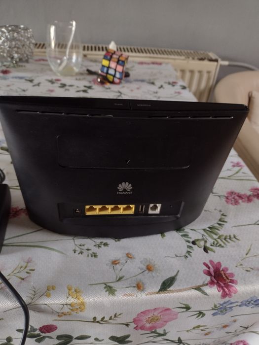 HUAWEY Model-B525s-23
