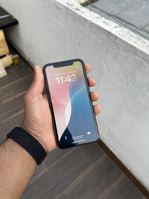 iPhone 11 Preto - Impecável (Bateria 72%)