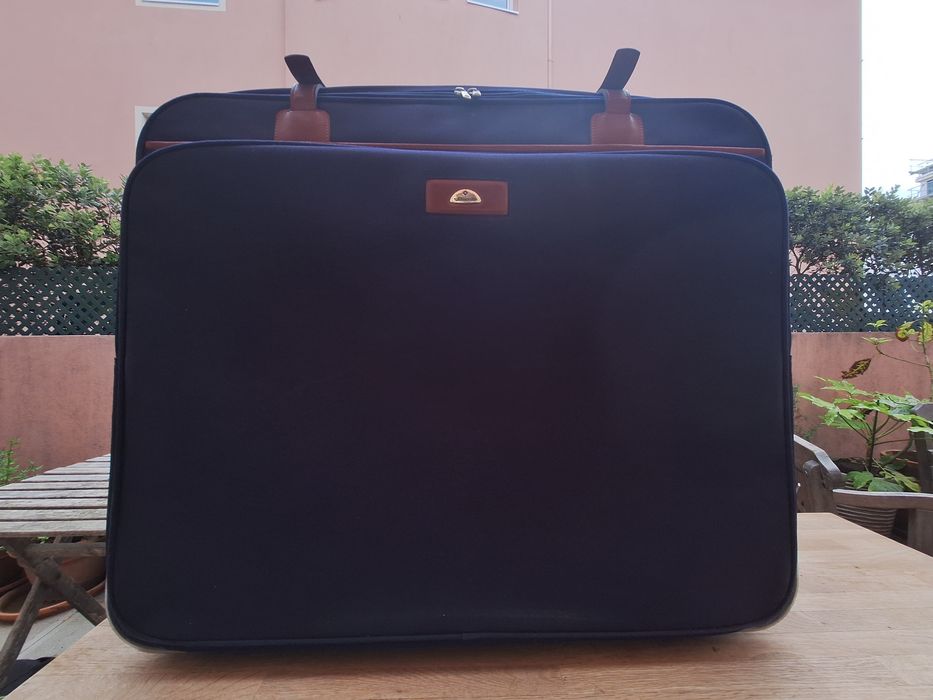 Mala flexível marca Samsonite