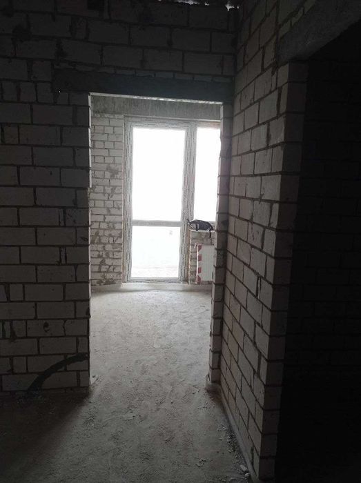 Продам найдешевшу 1-о кімнатну у ЖК Пташка на безепечному поверсі.