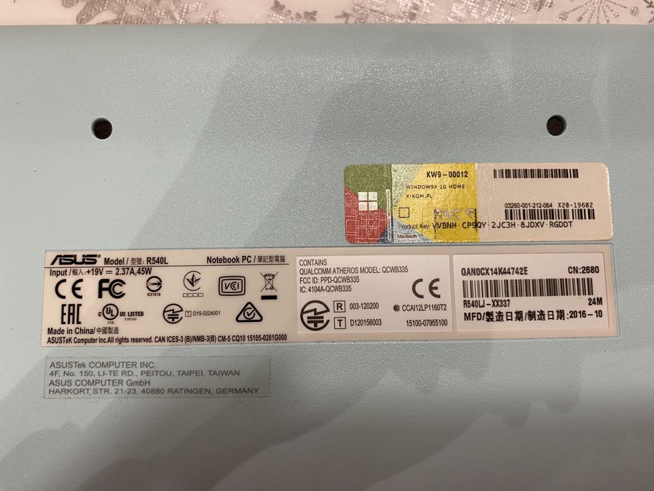 Miętowy laptop Asus