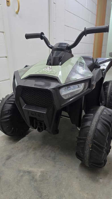 Moto 4 criança elétrica Feber 12v