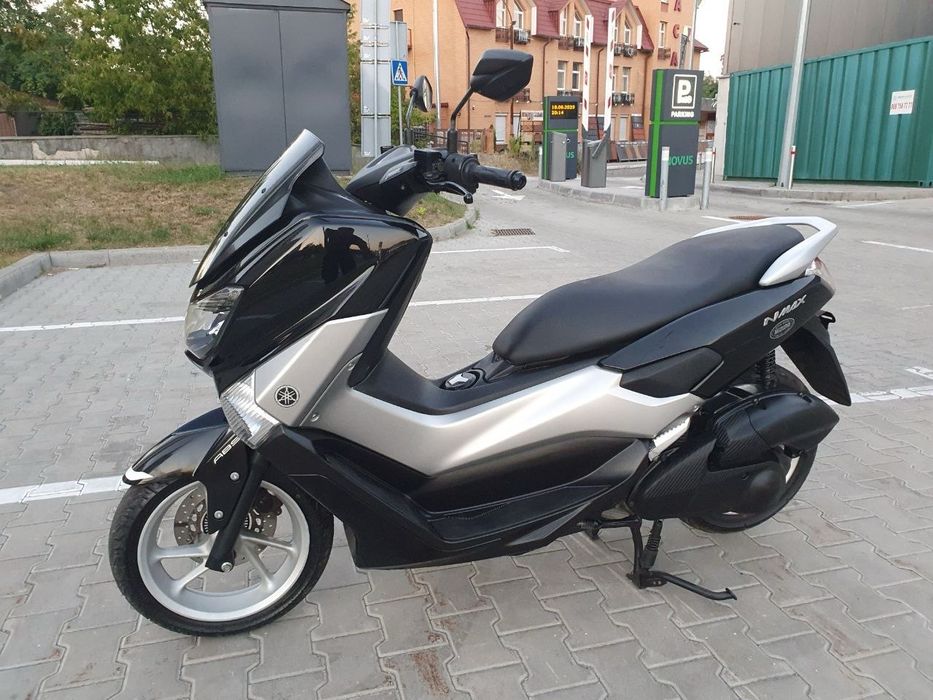 Yamaha Nmax 125 с контейнера макси скутер