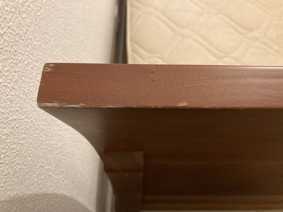 Cama casal de madeira de cerejeira