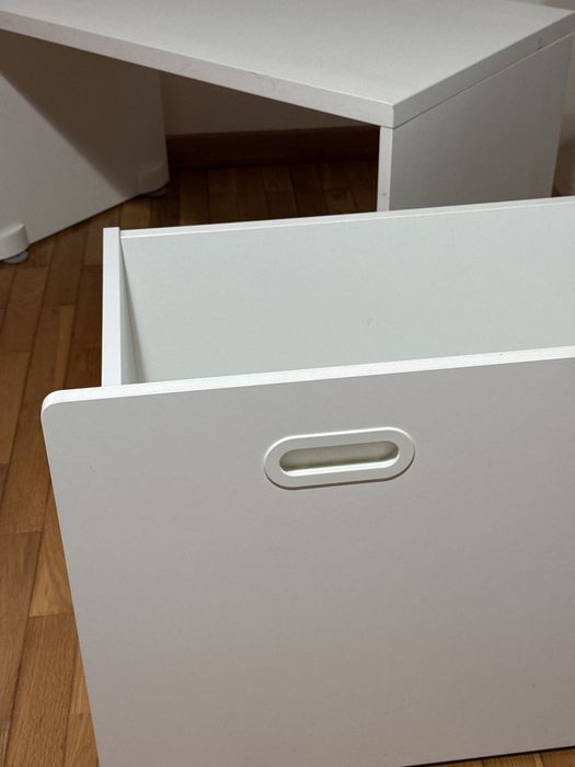 Gavetão e mesa IKEA