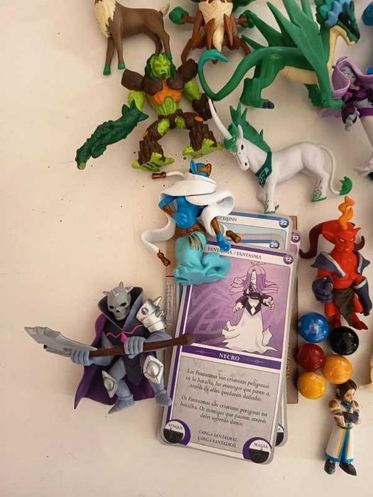 Lot de figuras Clash of Heroes