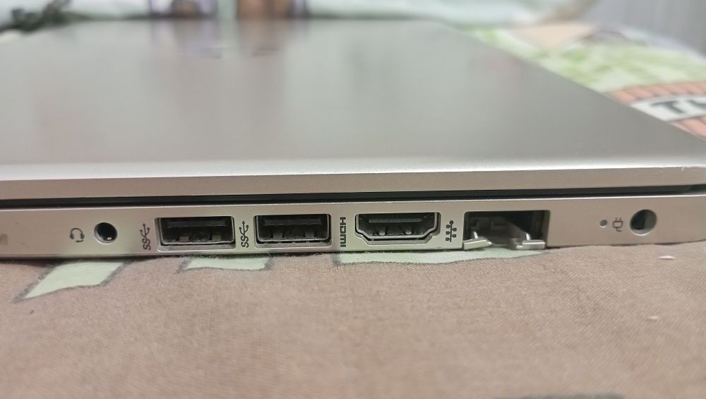 Ноутбук hp в ідеальному стані