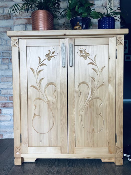 Wyjątkowy mebel. Ręczna praca. Szafka. Półki. Drewno.