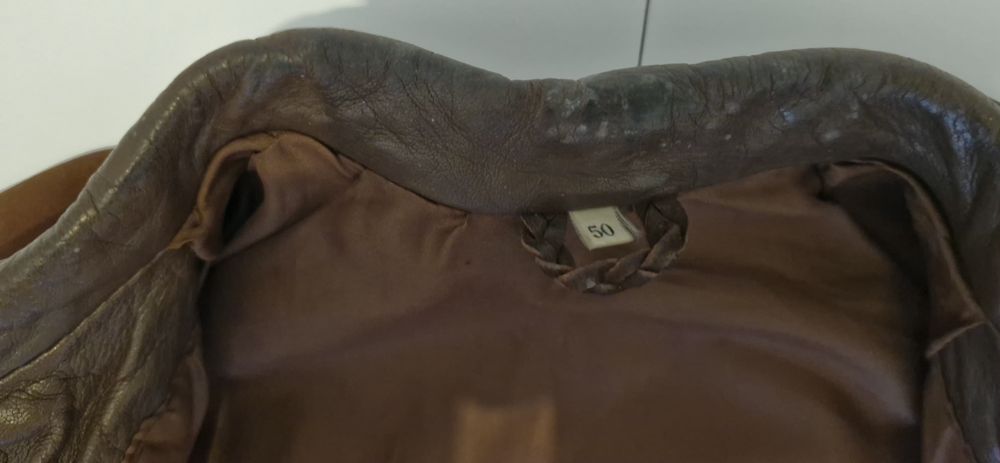 Blusão de pele marca Avelino