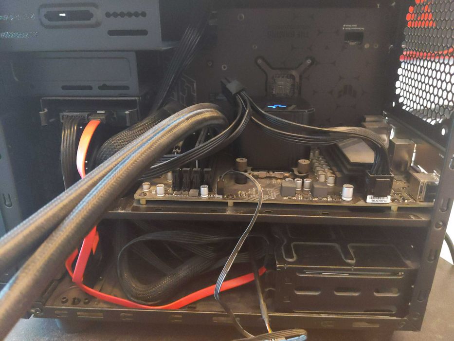 Mocny komputer do gier i pracy