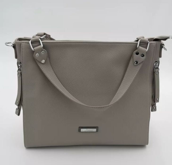 Продам две светлыз сумки на лето