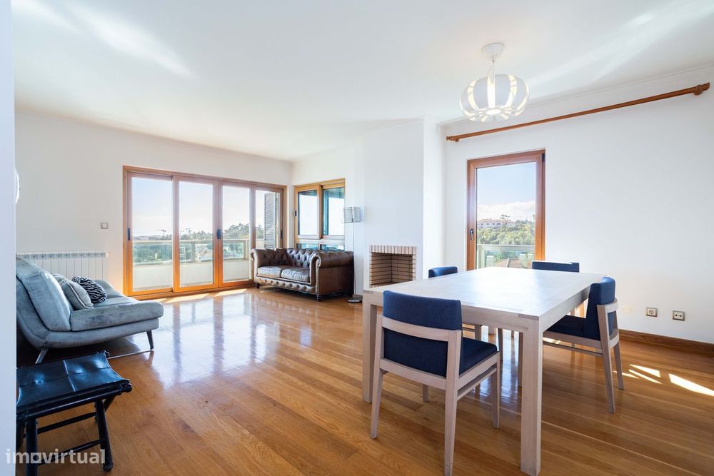 Apartamento T2 | Vista Mar | Condominio Fechado com Piscina | Estoril,