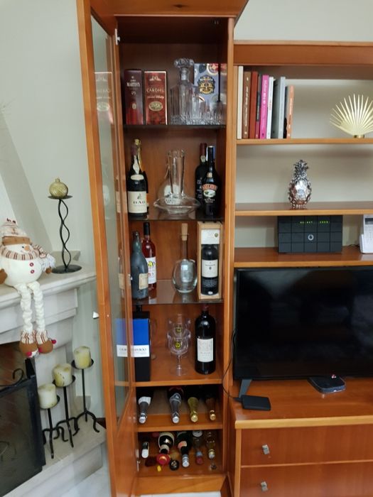 Estante / móvel de sala em cerejeira