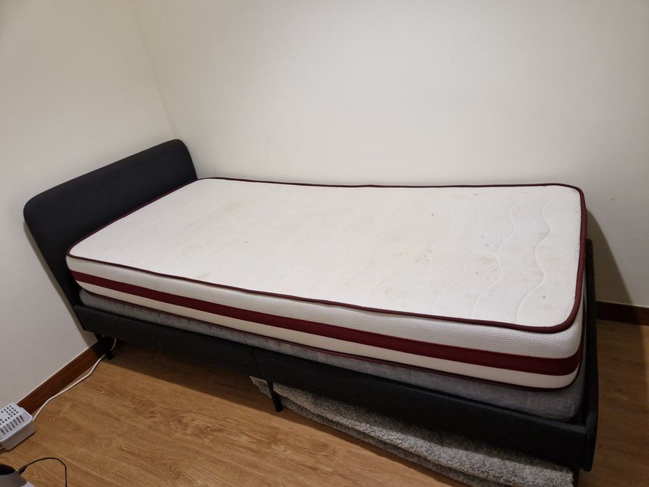 Cama de solteiro com colchao
