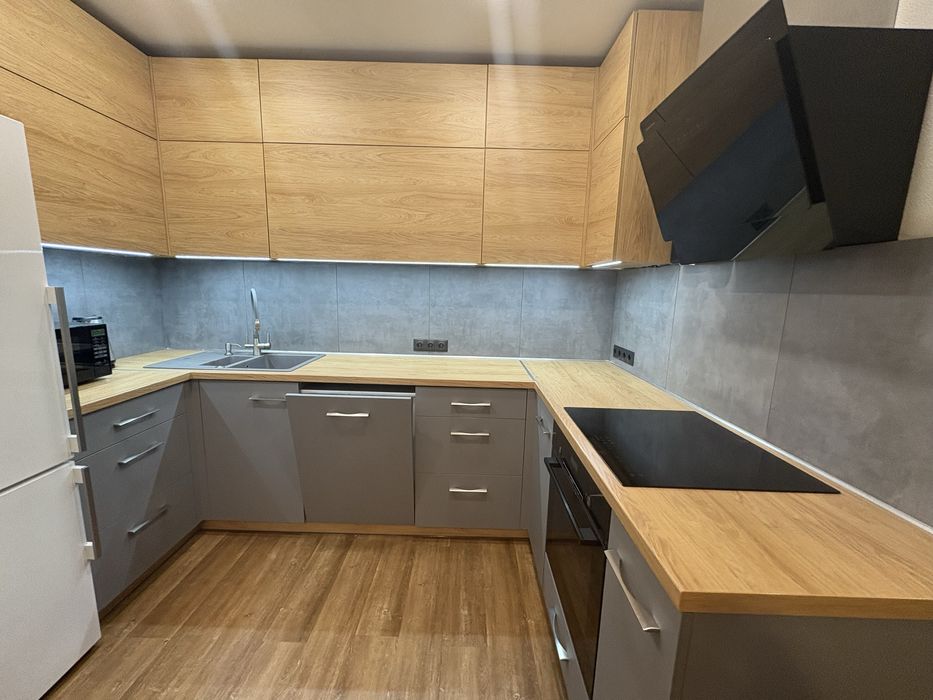 Гавела 28, 8 поверх, три окремі спальні!