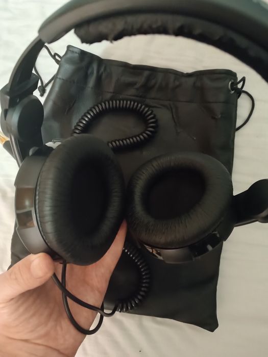 Sennheiser HD 215