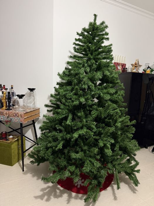 Árvore de Natal verde com 210cm