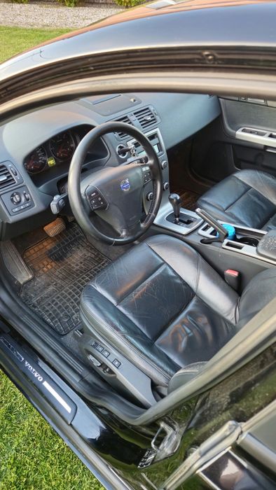 VOLVO V50 D5 momentum 180koni