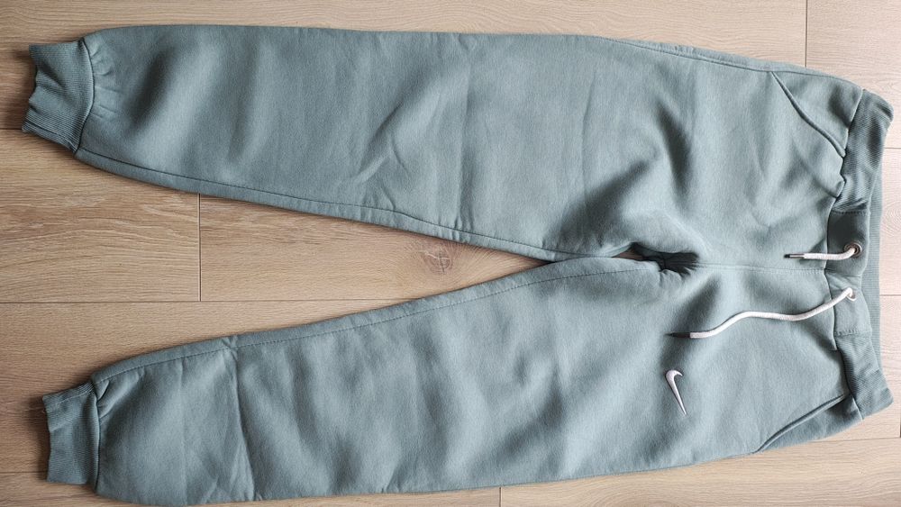 Sprzedam  dres damski nowy