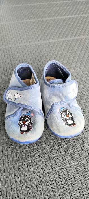 Buty kapcie dziecięce rozmiar 19