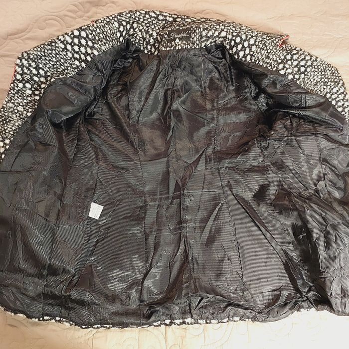 Пальто жіноче укорочене