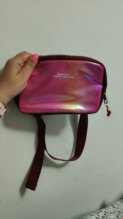 Saszetka nerka Marc Jacobs perfekt