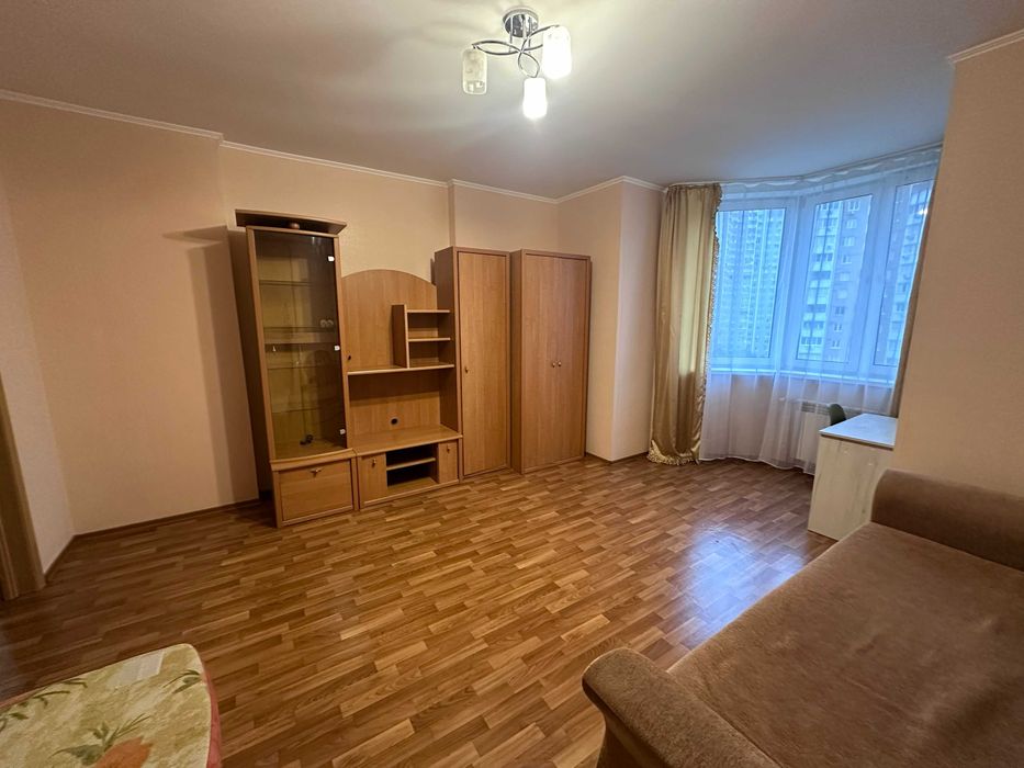 Оренда 2к квартира Урлівська 21-Б поверх 8/23 75м