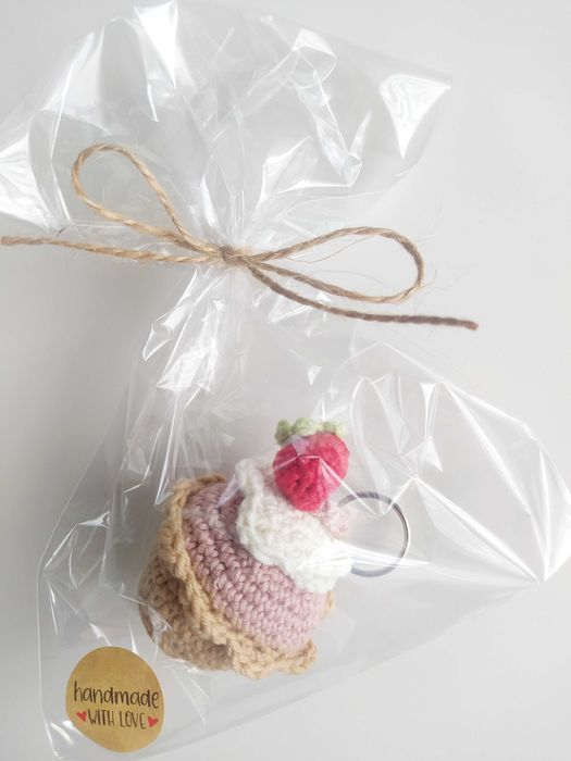 Ręcznie robiony brelok - capcake, babeczka, muffinka - prezent