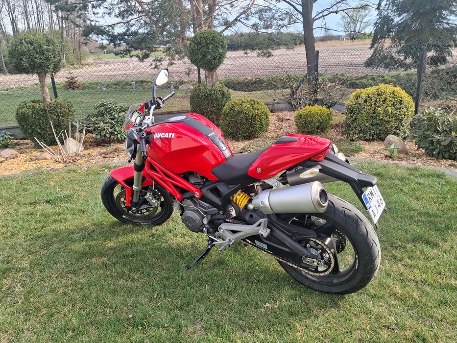Ducati Monster 696