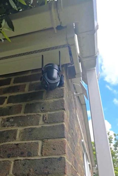 Câmera giratória Wi-Fi + Painel solar