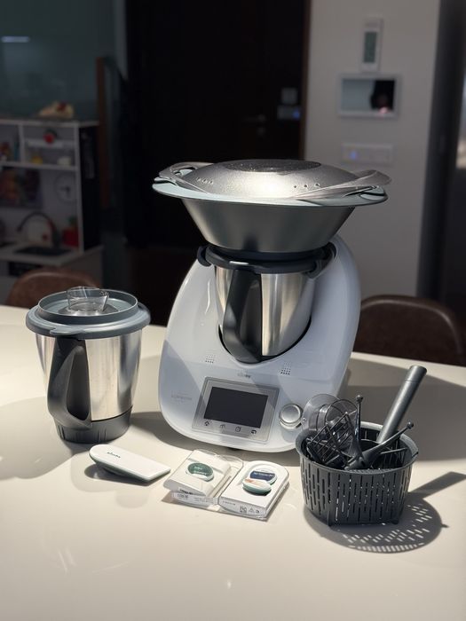 Bimby TM5 como nova, 2 copos completos